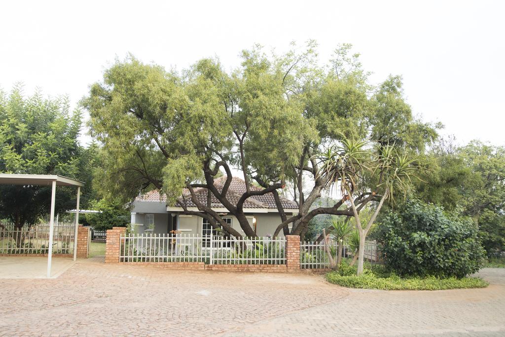 Villa Nehema Manor à Hartbeespoort Extérieur photo